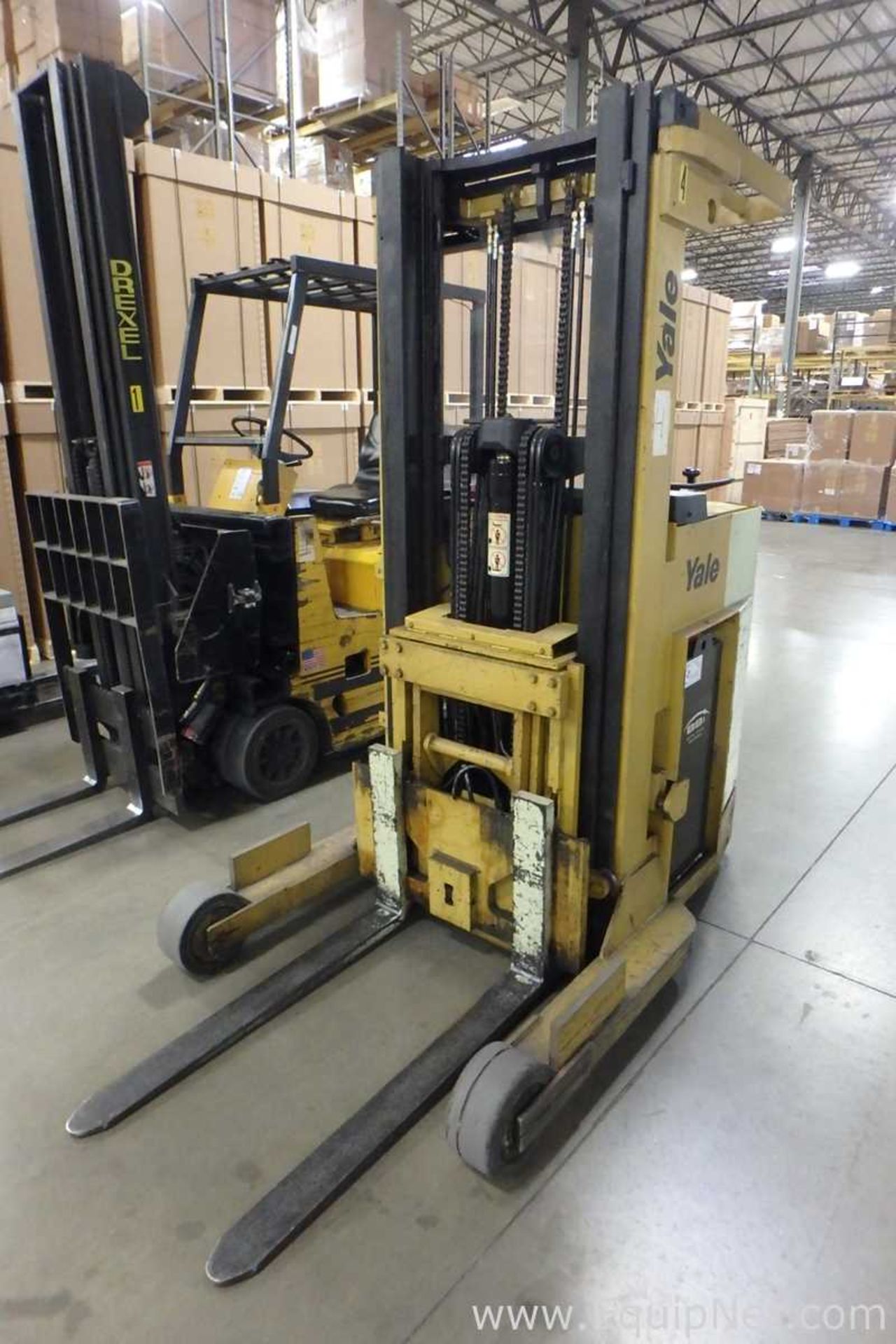 Yale NE030MAN24ST088 Battery Operated Stand-Up Forklift