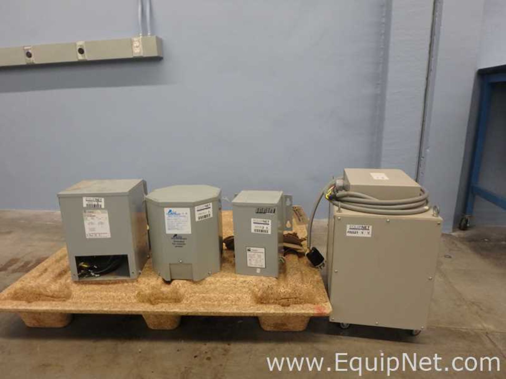 Lot of 4 General purpose Transformer Catalog NO 9T21B1004G02 and T-2-53516-3S and HS5F3AS AND SLC3