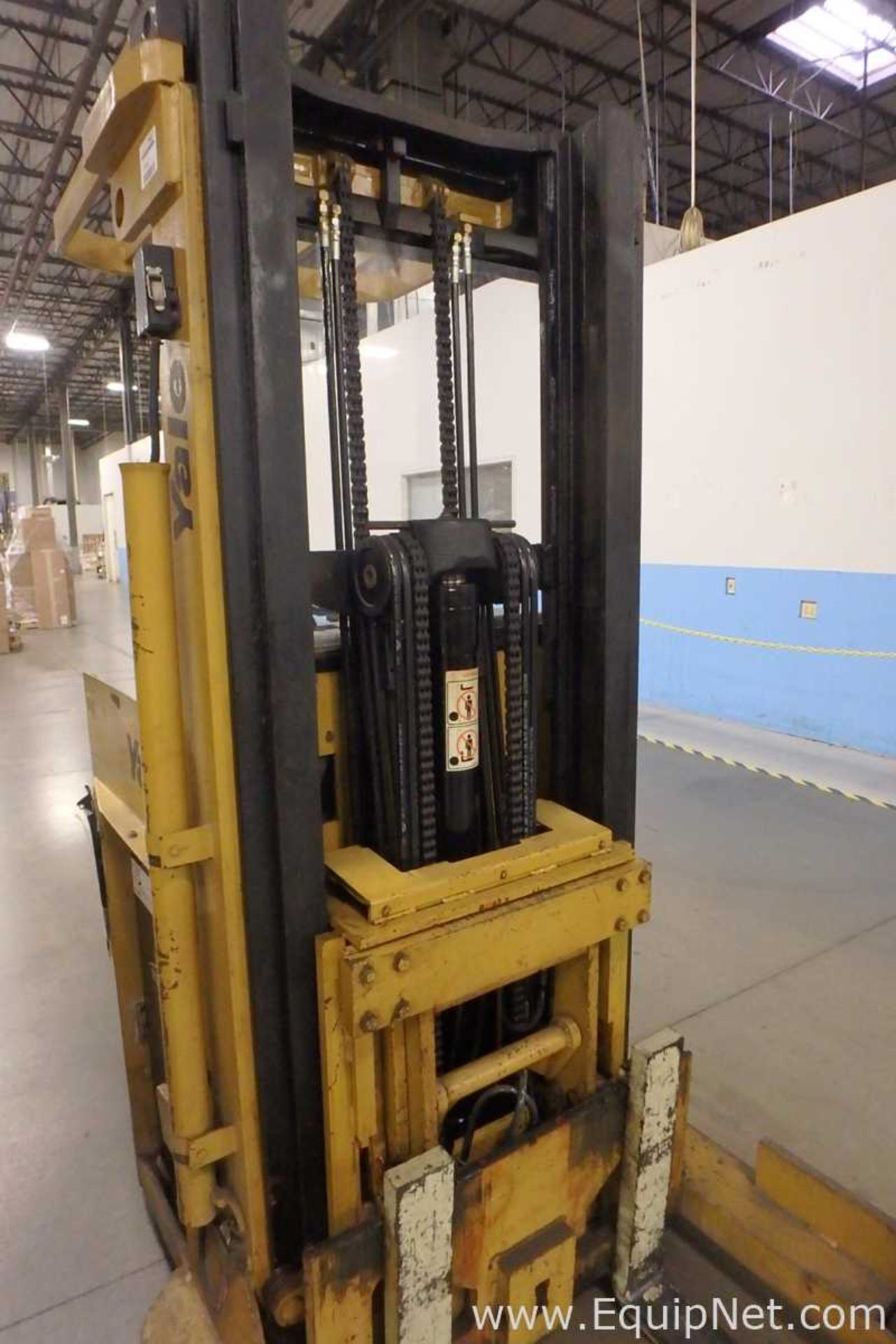 Yale NE030MAN24ST088 Battery Operated Stand-Up Forklift - Image 3 of 11