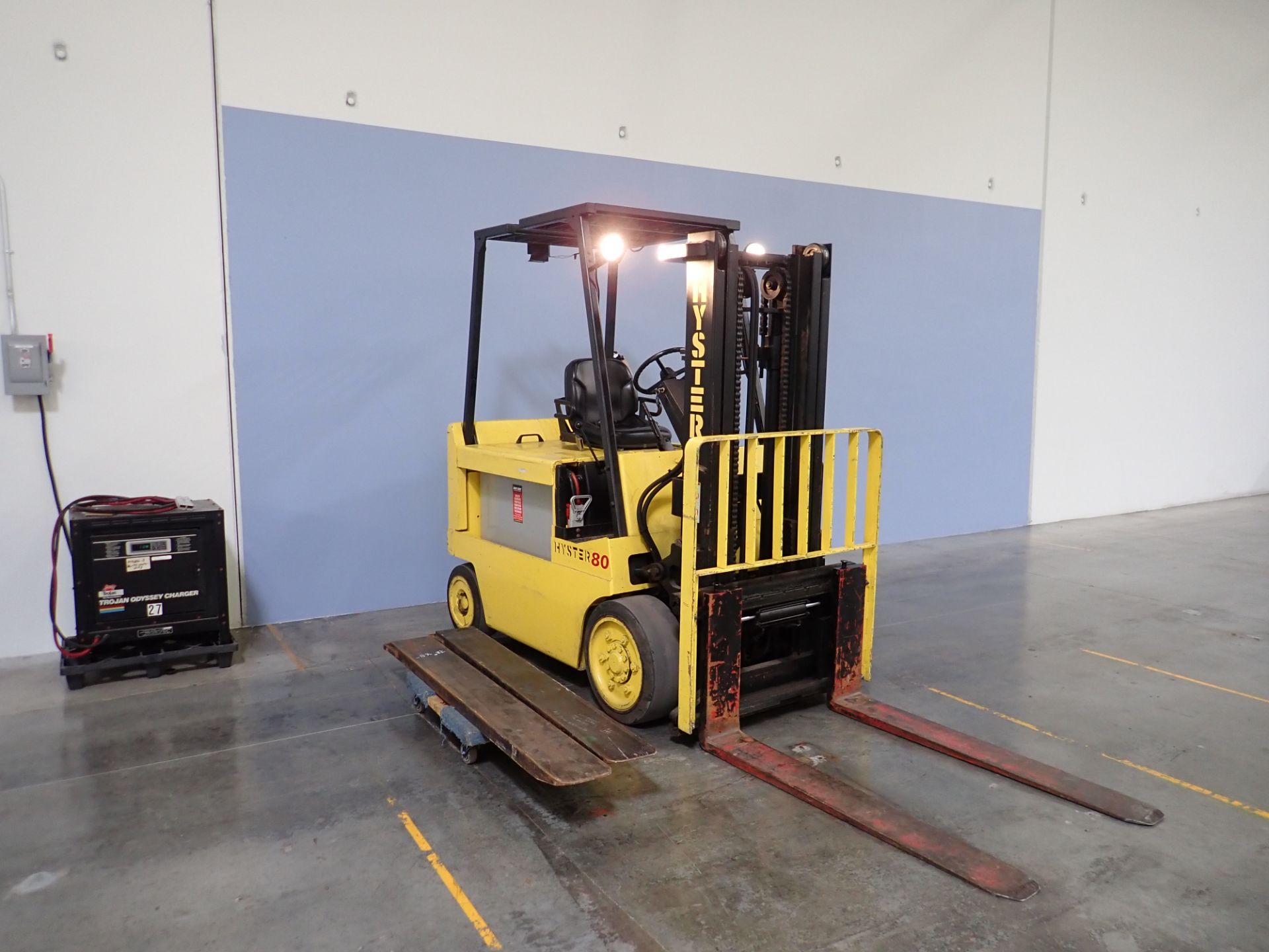 Hyster E80XL Electric Lift Truck with Trojan Odyssey Charger and Extensions