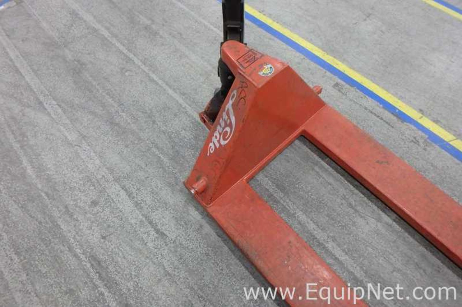 Linde 5500 LB Capacity Pallet Jack - Image 3 of 4