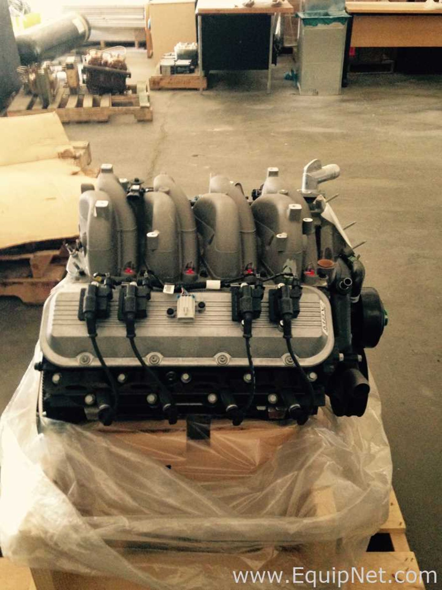 General Motors VORTEC 8100 496 Cubic Inch V8 Long Block Gasoline Engine Unused in Factory Crate - Image 2 of 6