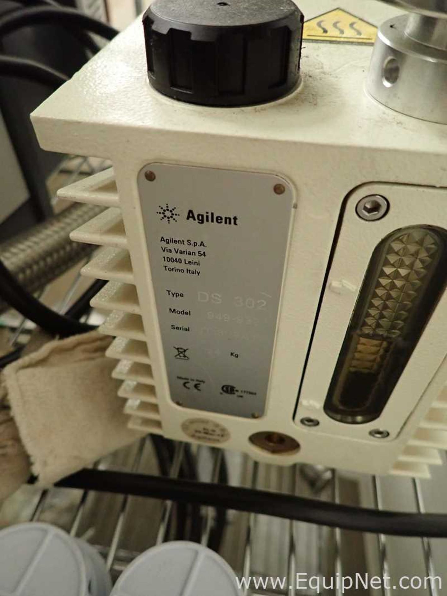 Agilent VSBR151 Leak Detector with DS 302 Vacuum Pump - Image 8 of 8
