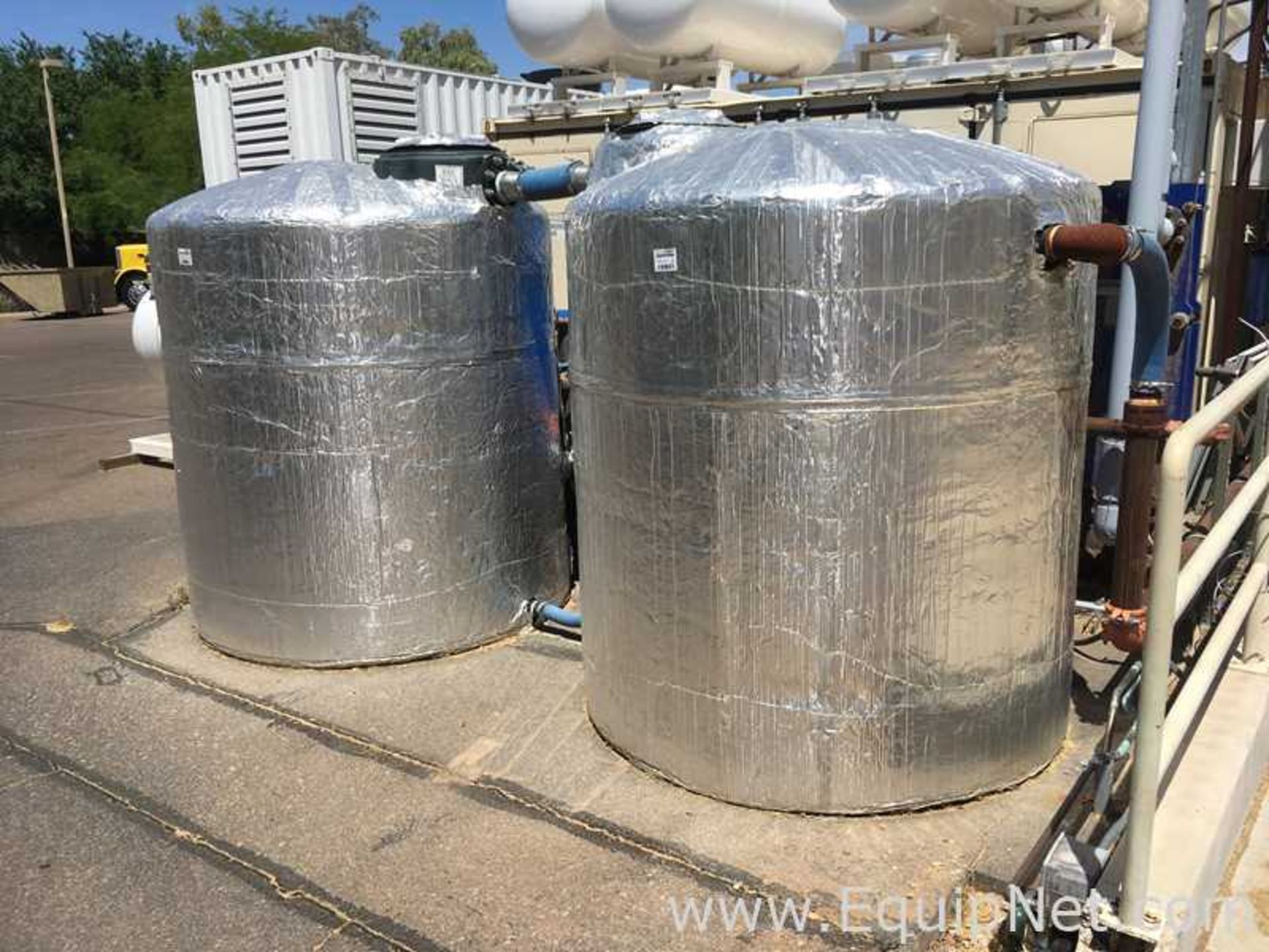 Lot of 2 each 1,000 Gallon Insulated Poly Tanks - Image 2 of 4