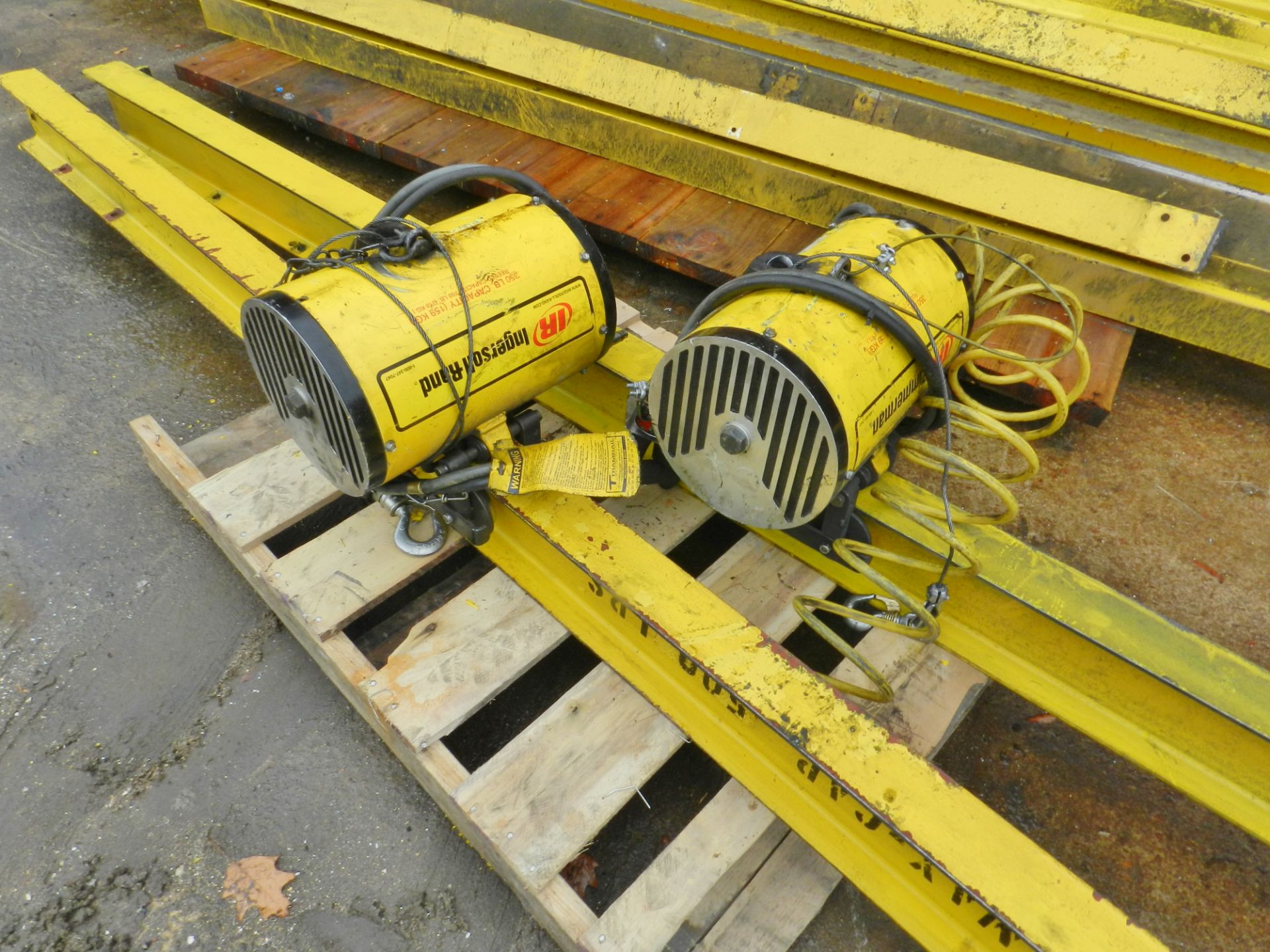 1000 lb Free Standing Bridge Crane w Hoists - Image 8 of 9