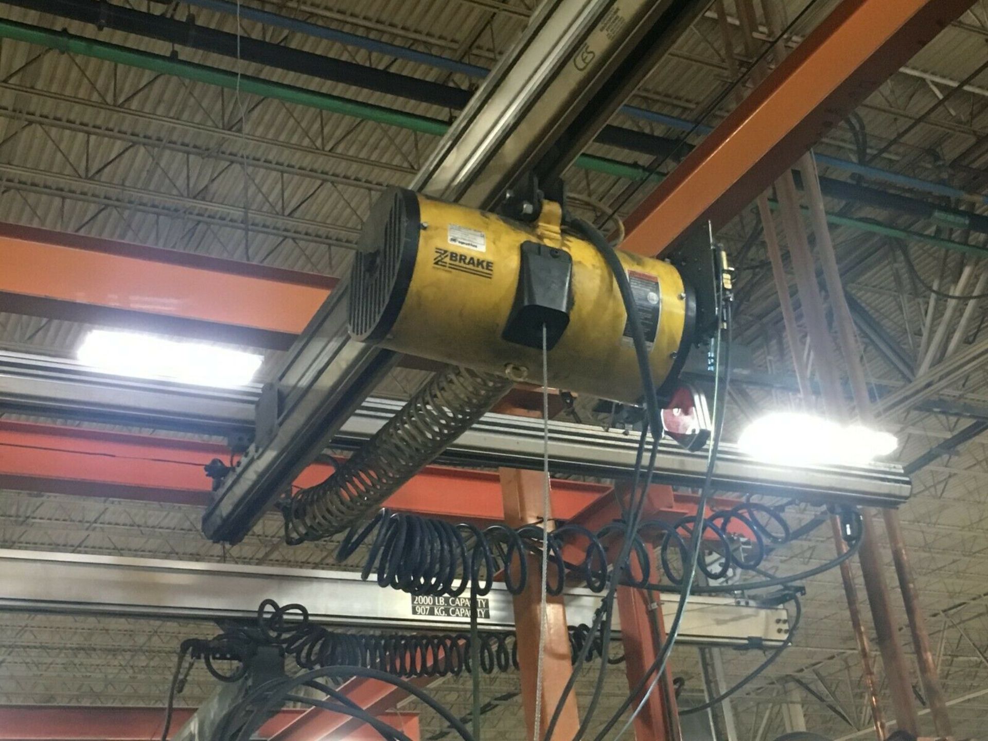 880 lb Free Standing Bridge Crane w/ Air Hoist - Image 3 of 3