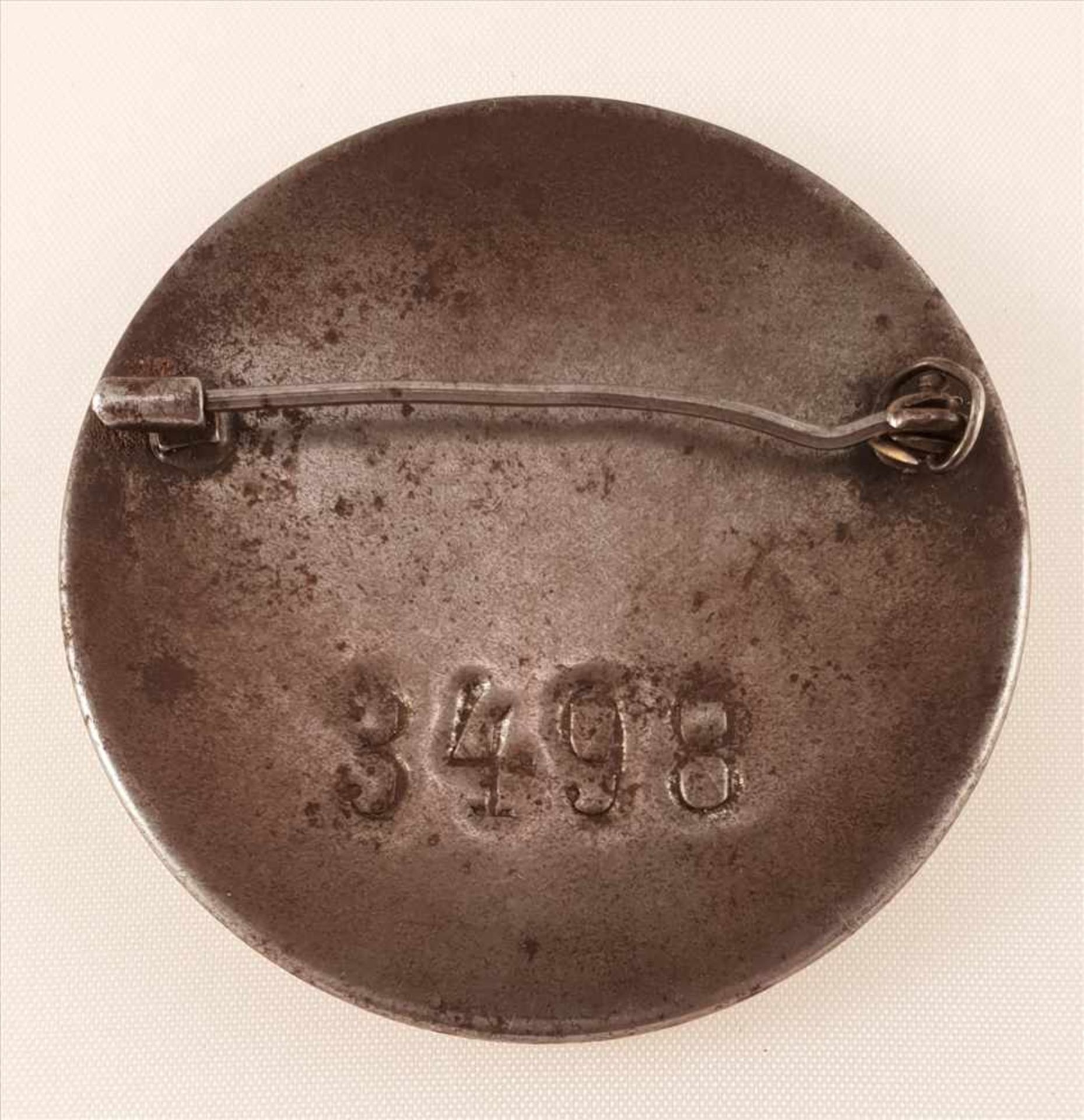 Schwesternbrosche (Wien) mit Matrikelnummer : 3498 , Durchmesser: ca. 45mm , 1.WK, - Image 2 of 2