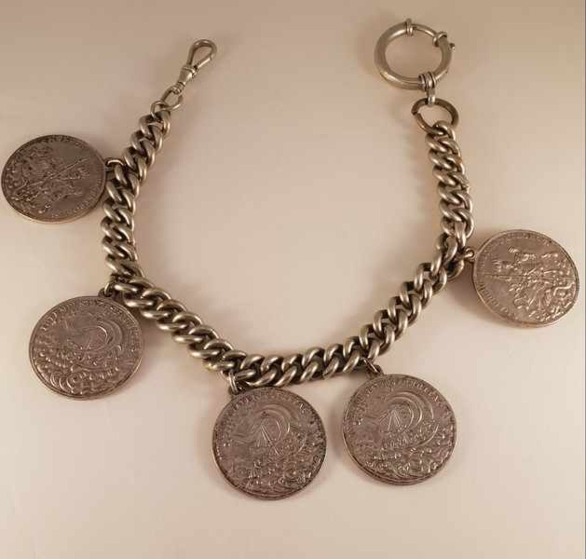 Münz-Chariva. , Metall unedel, mit 5 gleichen Münzen, Länge: 34cm, Münzen Durchmesser: 3,4cm ,