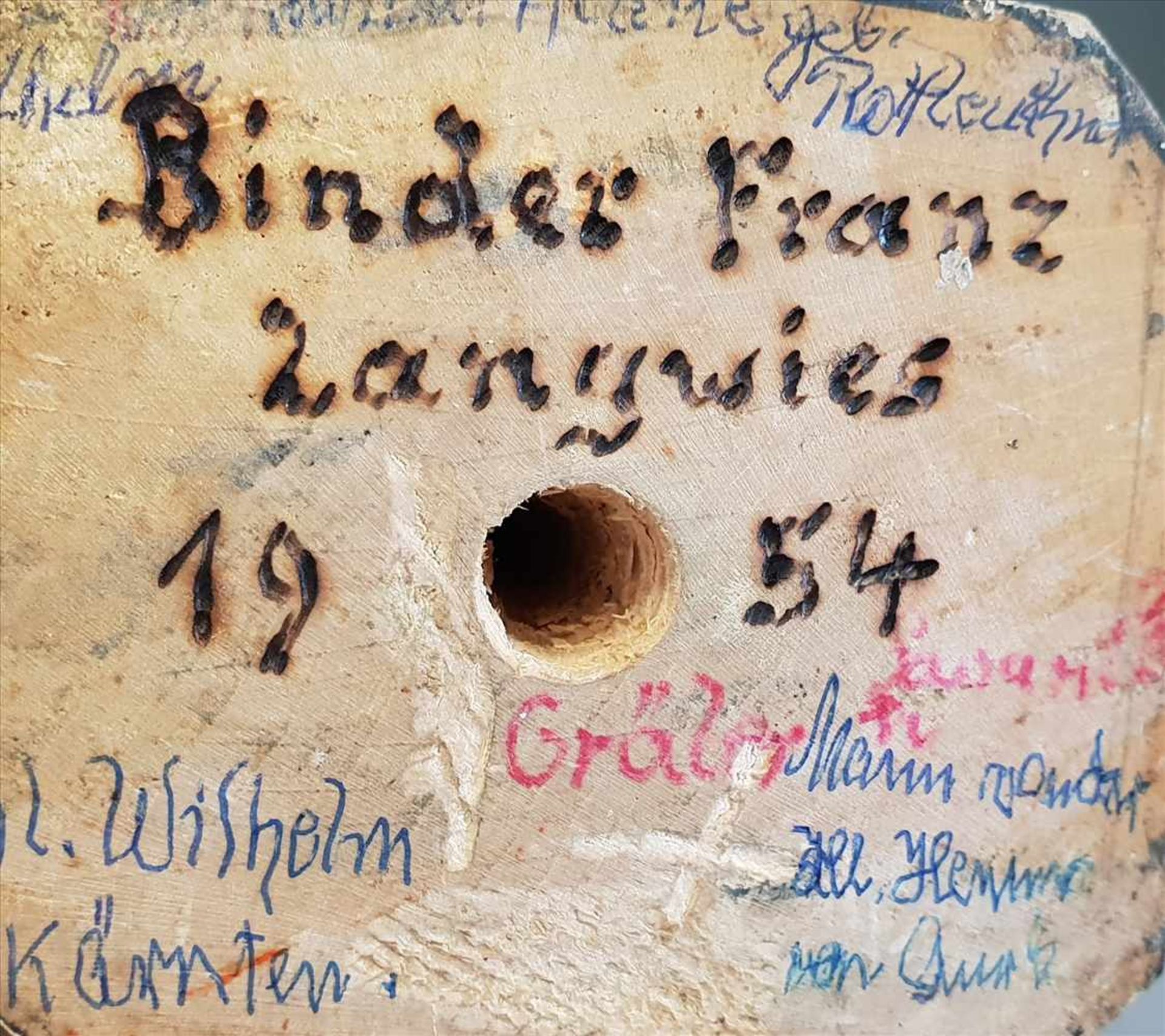 Heiliger Wilhelm, Holz geschnitzt, Farbig bemalt , am Boden signiert: Binder Franz Langwies 1954 , - Bild 2 aus 2