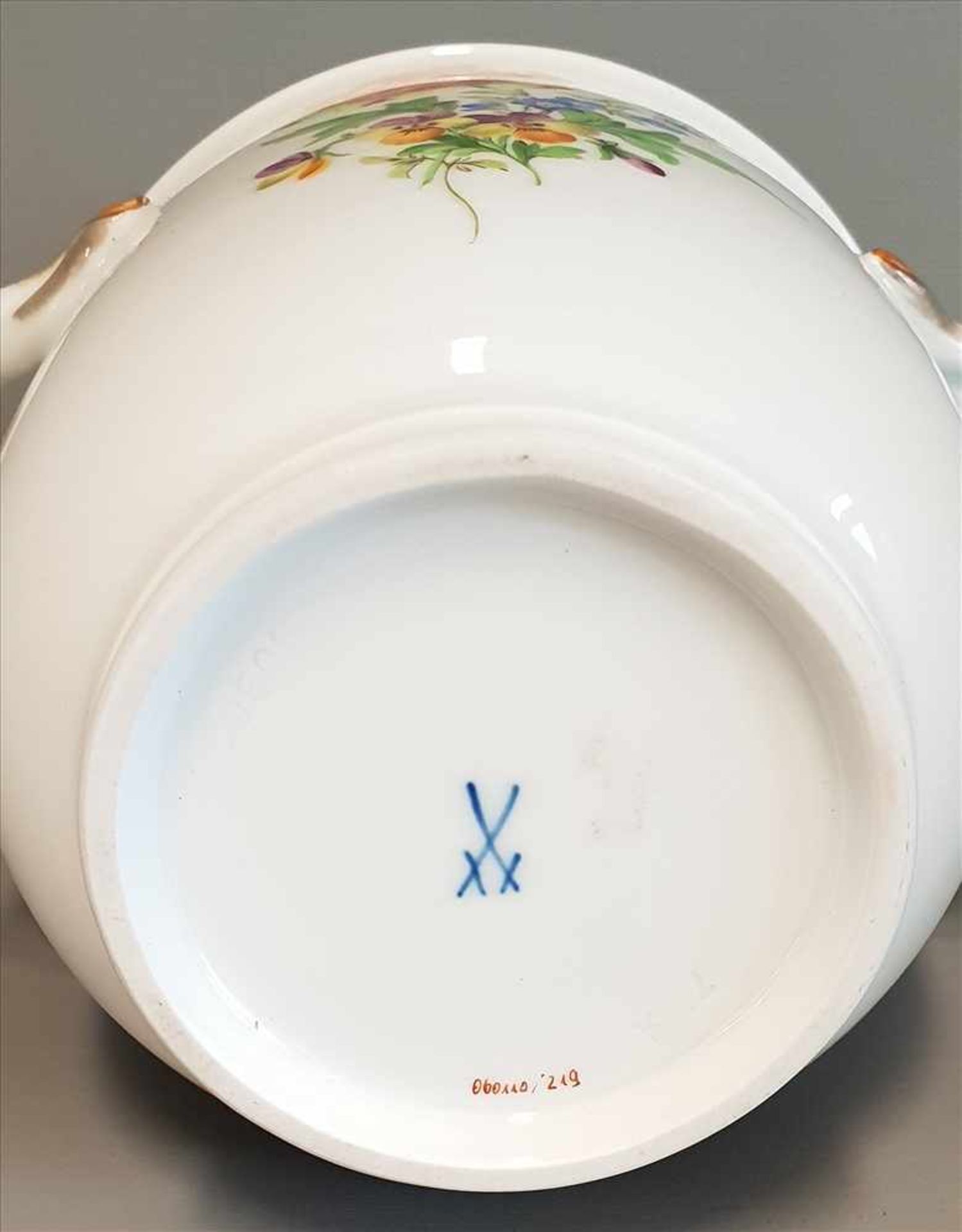 Meissen, Blumentopf mit Henkel , um 1900 , 1. Wahl, Hohe: 10,5 cm , Durchmesser: 11,5cm , - Bild 3 aus 3