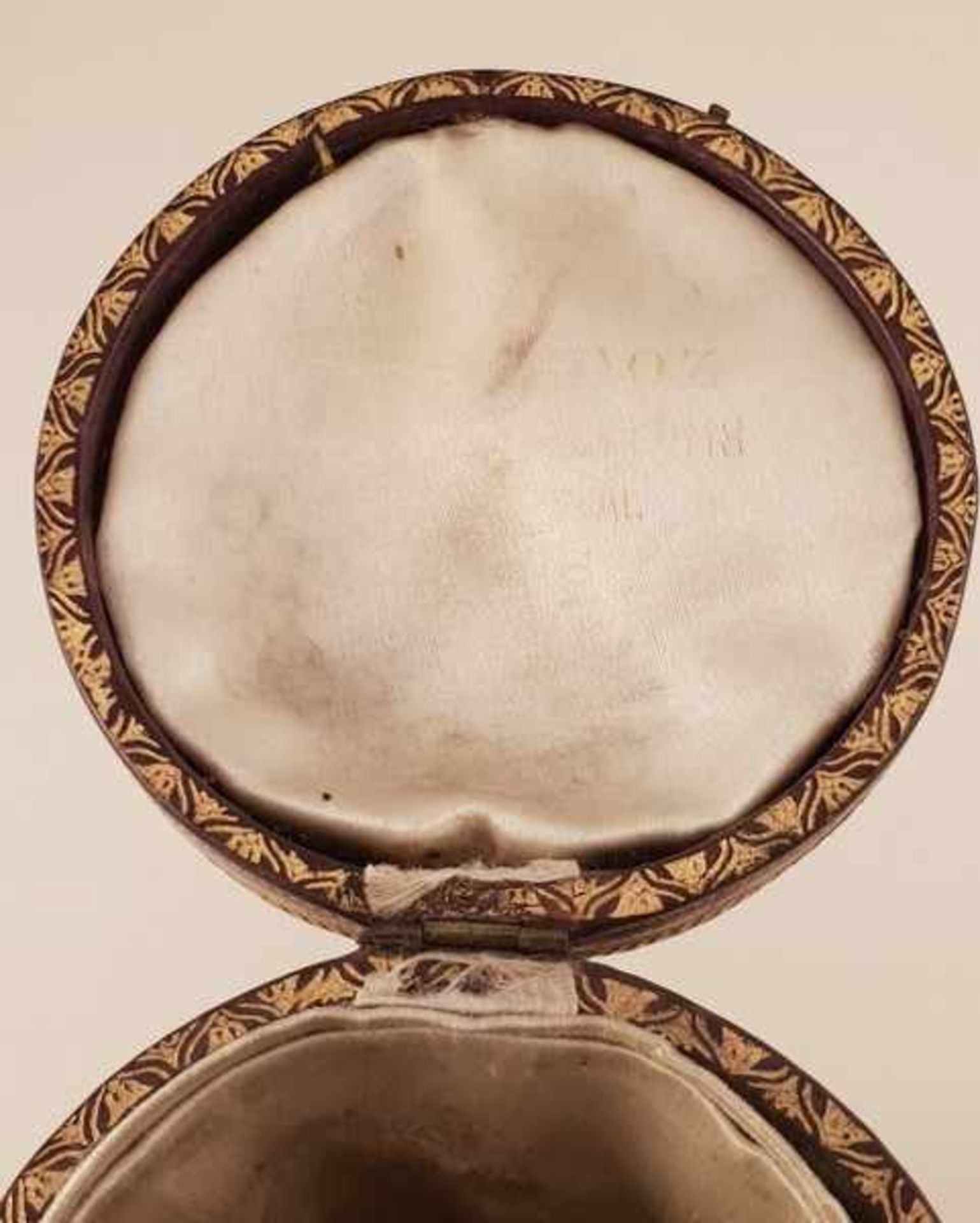 Gustave Sandoz, Paris , Standuhr mit Kreuz auf der Weltkugel , Silber, am Sockel graviert : 17. - Bild 3 aus 4