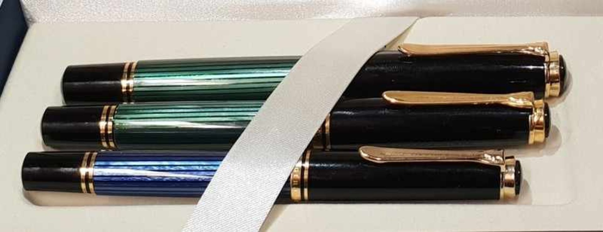 Großes Pelikan Schreibsetbestehend aus 3 Füllfedern, Modellnr.: M1000, Feder Gold 750 tlw. - Bild 2 aus 3