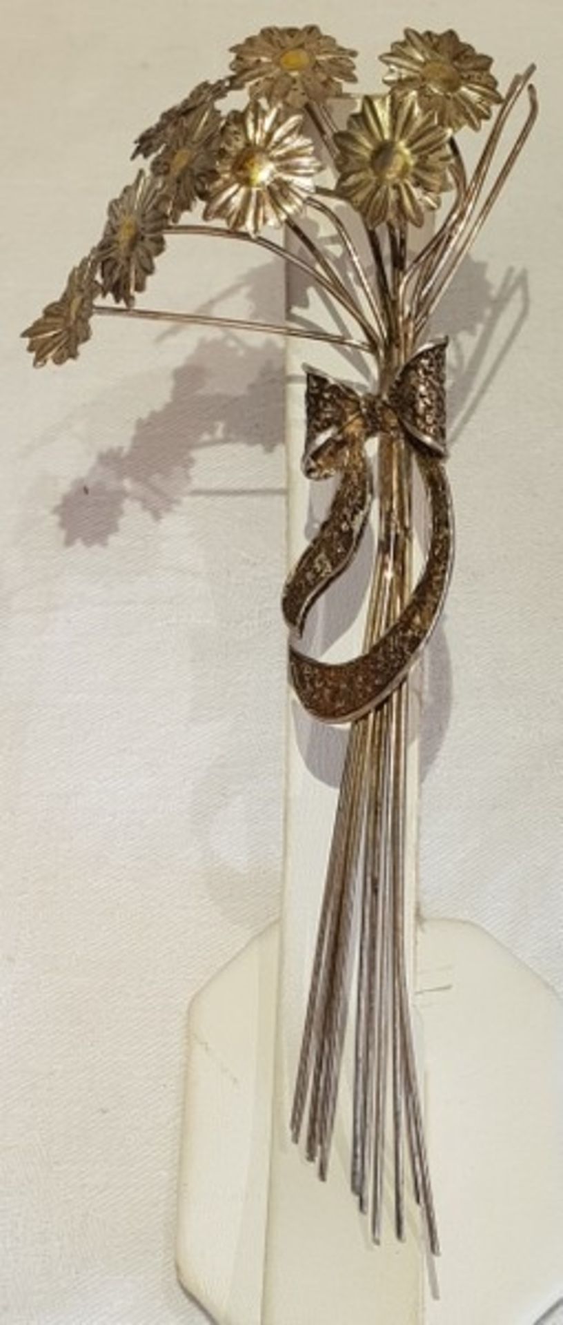 Blumenstrauss mit gebundener Schleife, Silber geprüft, Länge: 12cm, 16g , 20.Jhd.