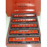 O GAUGE: AN ACE TRAINS C/2 TINPLATE MERSEYSIDE EXPRESS COACH SET IN LMS LIVERY - E IN VG BOX