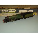 OO GAUGE: WRENN RAILWAYS: W2221 - CASTLE CLASS STEAM LOCOMOTIVE IN GWR GREEN NAMED 'CARDIFF