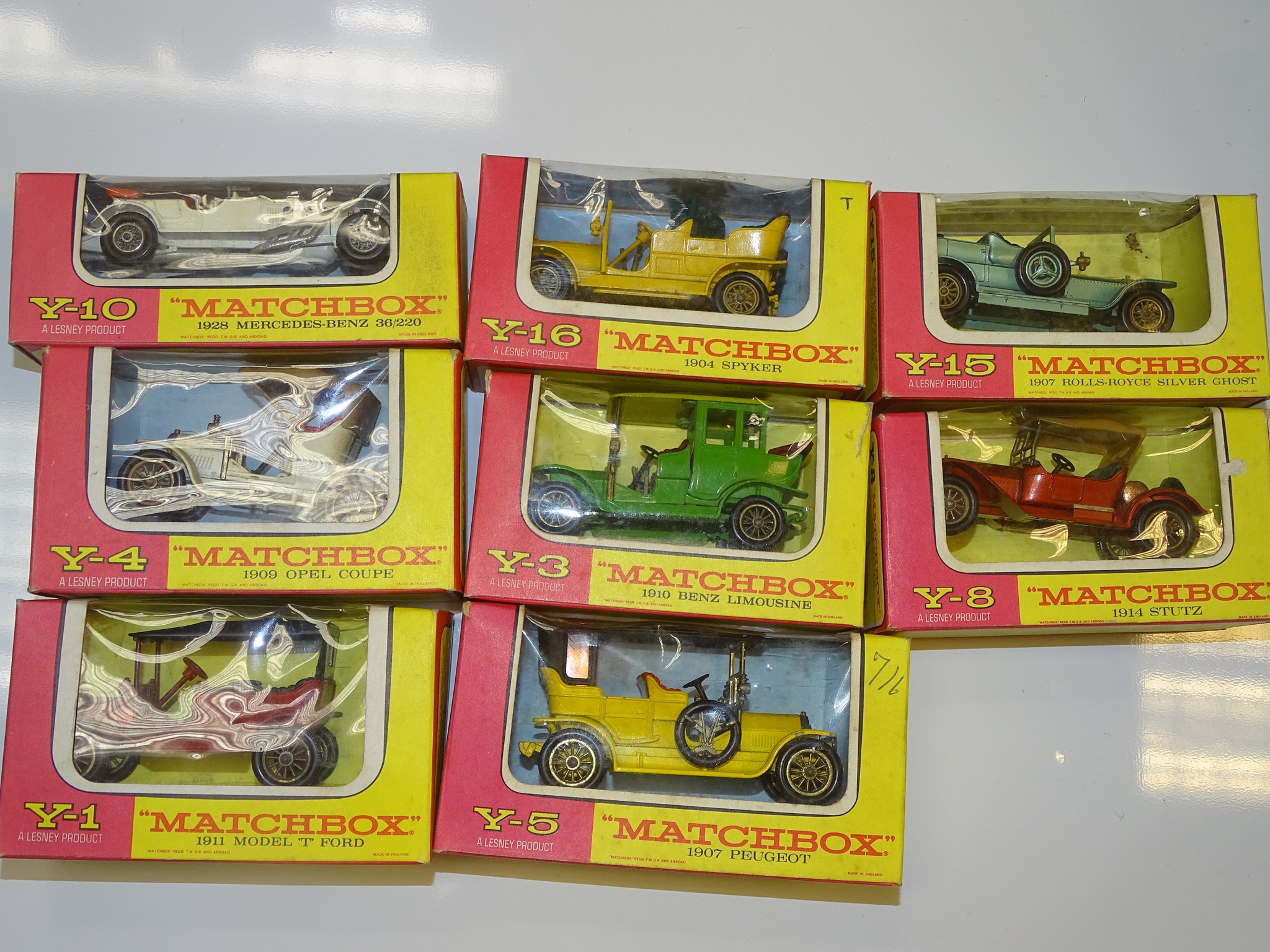 A GROUP OF EARLY MATCHBOX MODELS OF YESTERYEAR IN PINK/YELLOW boxes to include Y1, Y3, Y4, Y5, Y8,