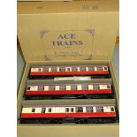 O GAUGE: AN ACE TRAINS TINPLATE BR MARK 1 CORRIDOR COACH SET 'THE ELIZABETHAN' COMPLETE WITH