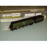 OO GAUGE: WRENN RAILWAYS: W2275 BULLEID BATTLE OF BRITAIN CLASS STEAM LOCOMOTIVE IN BR GREEN