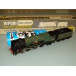 OO GAUGE: WRENN RAILWAYS: W2296 - REBUILT WEST COUNTRY CLASS STEAM LOCOMOTIVE IN BR GREEN NAMED '