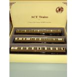 O GAUGE: AN ACE TRAINS TINPLATE GWR HAWKSWORTH/COLLETT COACH SET 'CHELTENHAM SPA EXPRESS' - E IN