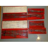 OO GAUGE: WRENN RAILWAYS: A GROUP OF 3-RAIL CROSSINGS AND POINTS AS LOTTED - VG/E IN G/VG PACKETS (
