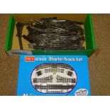 N GAUGE MODEL RAILWAYS - A TRAY OF UNBOXED TRACK to include POINTS AND CURVES (F/G), together with a