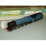 OO GAUGE: WRENN RAILWAYS: W2229/A - CITY CLASS LOCOMOTIVE IN BR BLUE NAMED 'CITY OF MANCHESTER' -