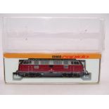 N GAUGE - An Arnold German BR 220 diesel locomotiv