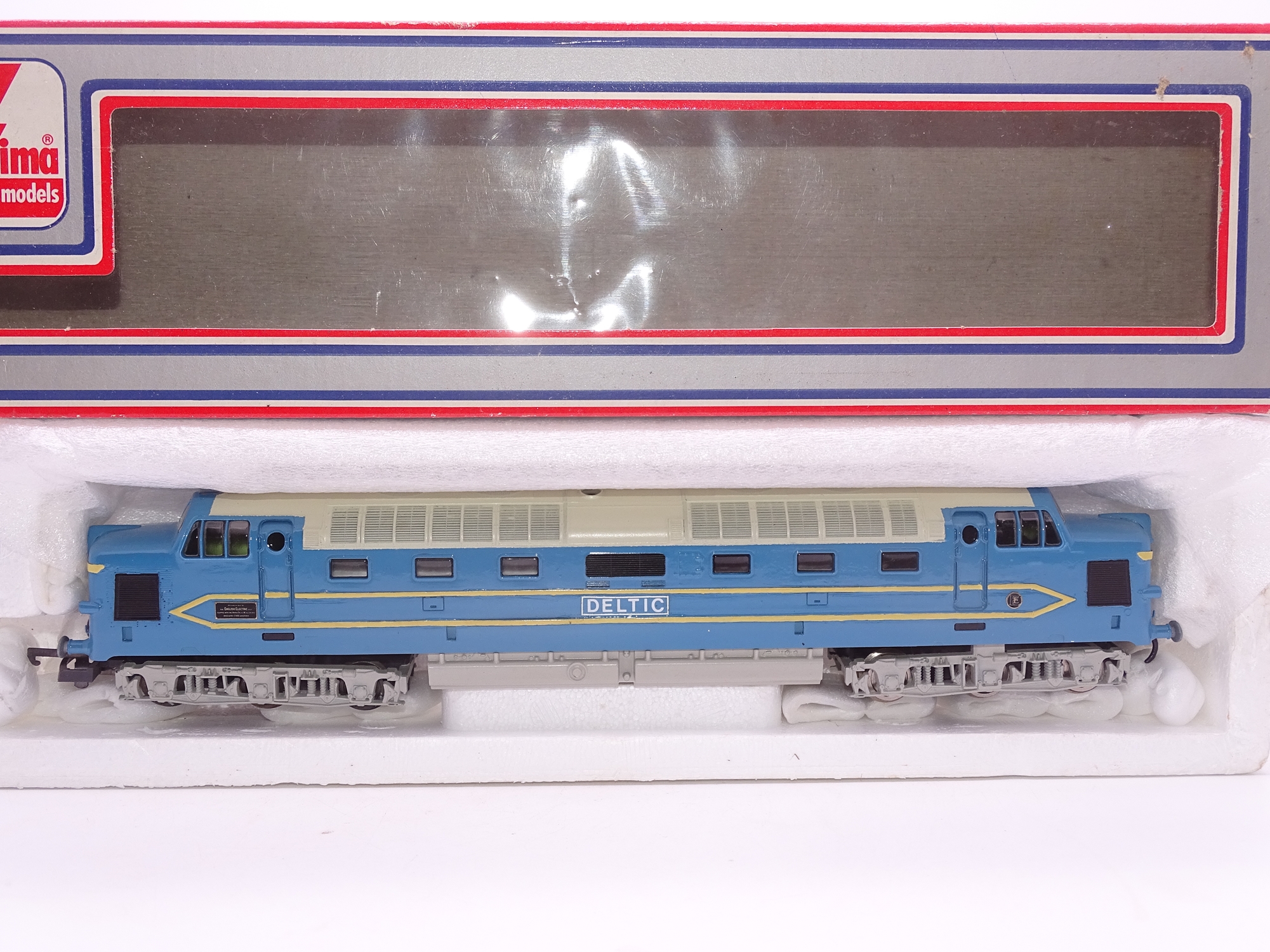 OO GAUGE - A Lima Class 55 Deltic locoomotive modifed and repainted to a fair to good standard as