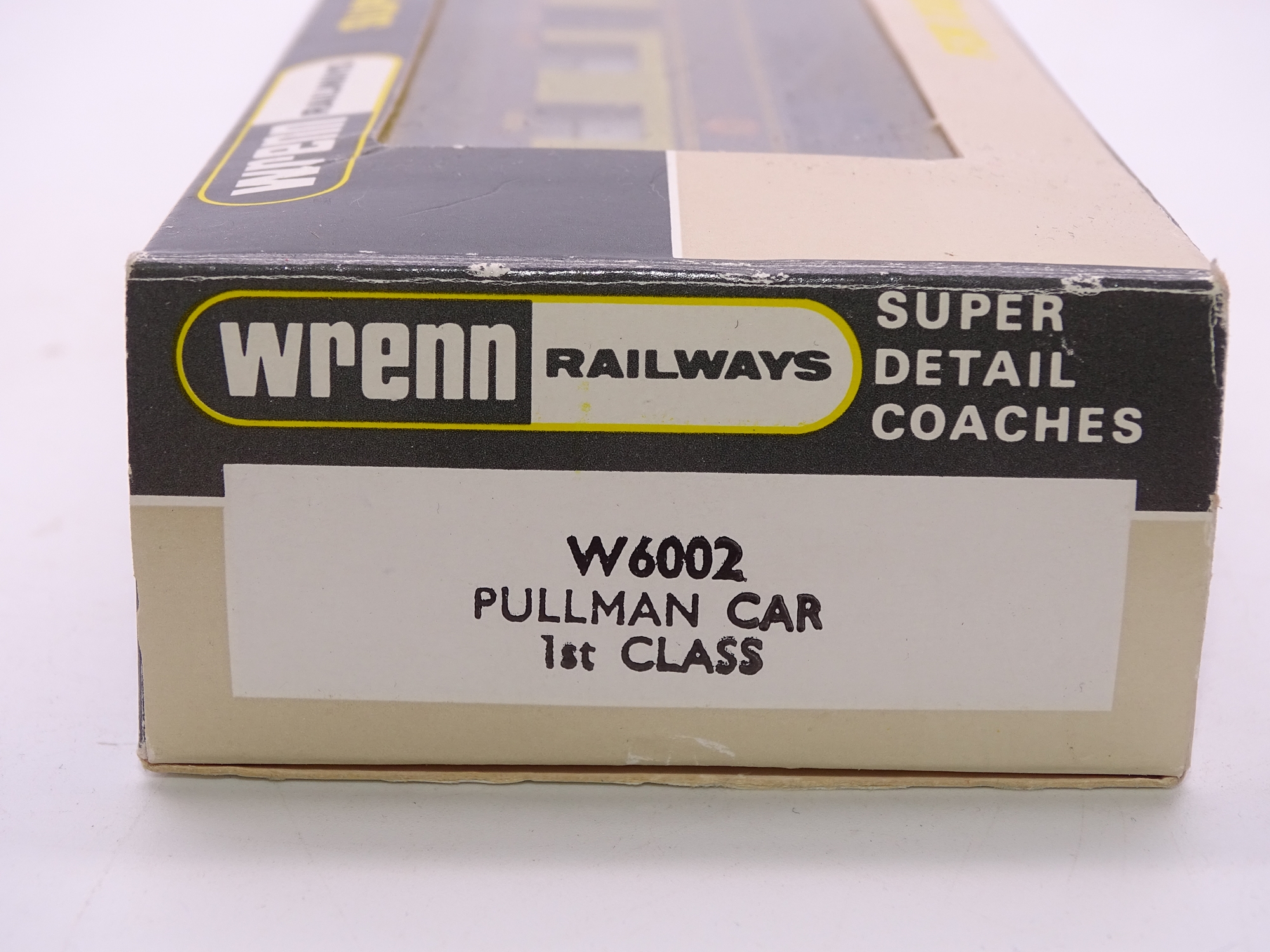 OO GAUGE - A Wrenn W6002 1st class Pullman Car "Aries", version with white tables. VG in VG box - Image 2 of 2