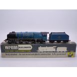 OO GAUGE - A Wrenn W2229 Duchess class locomotive