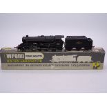 OO GAUGE - A Wrenn W2224A Class 8F locomotive in B