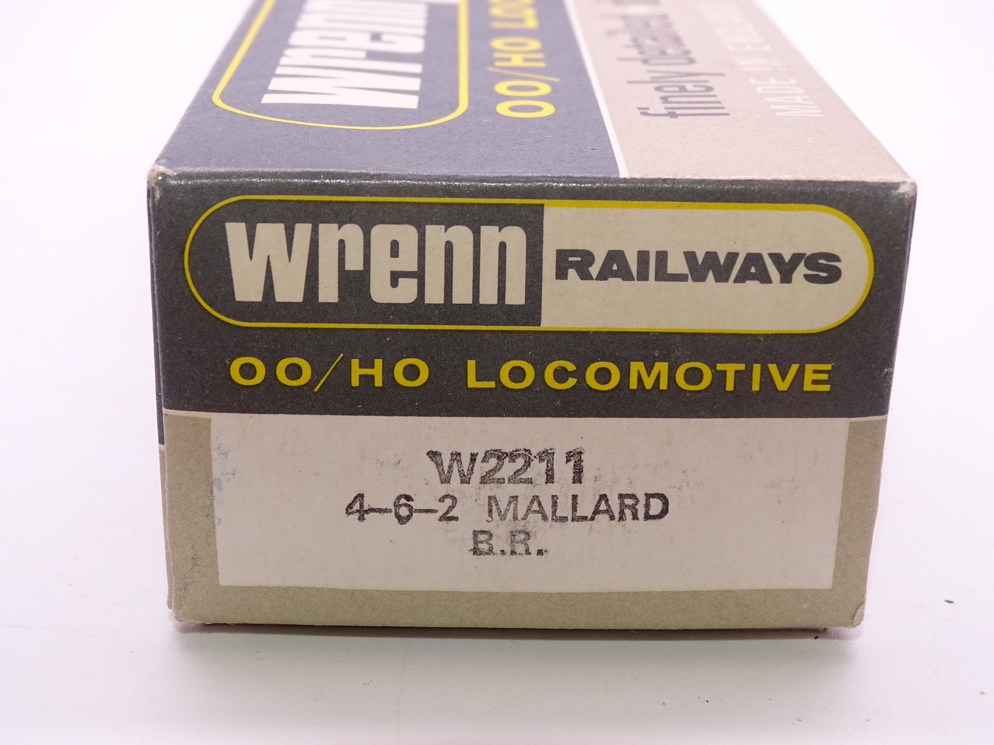 OO GAUGE - A Wrenn W2211 A4 class locomotive in BR - Image 2 of 2