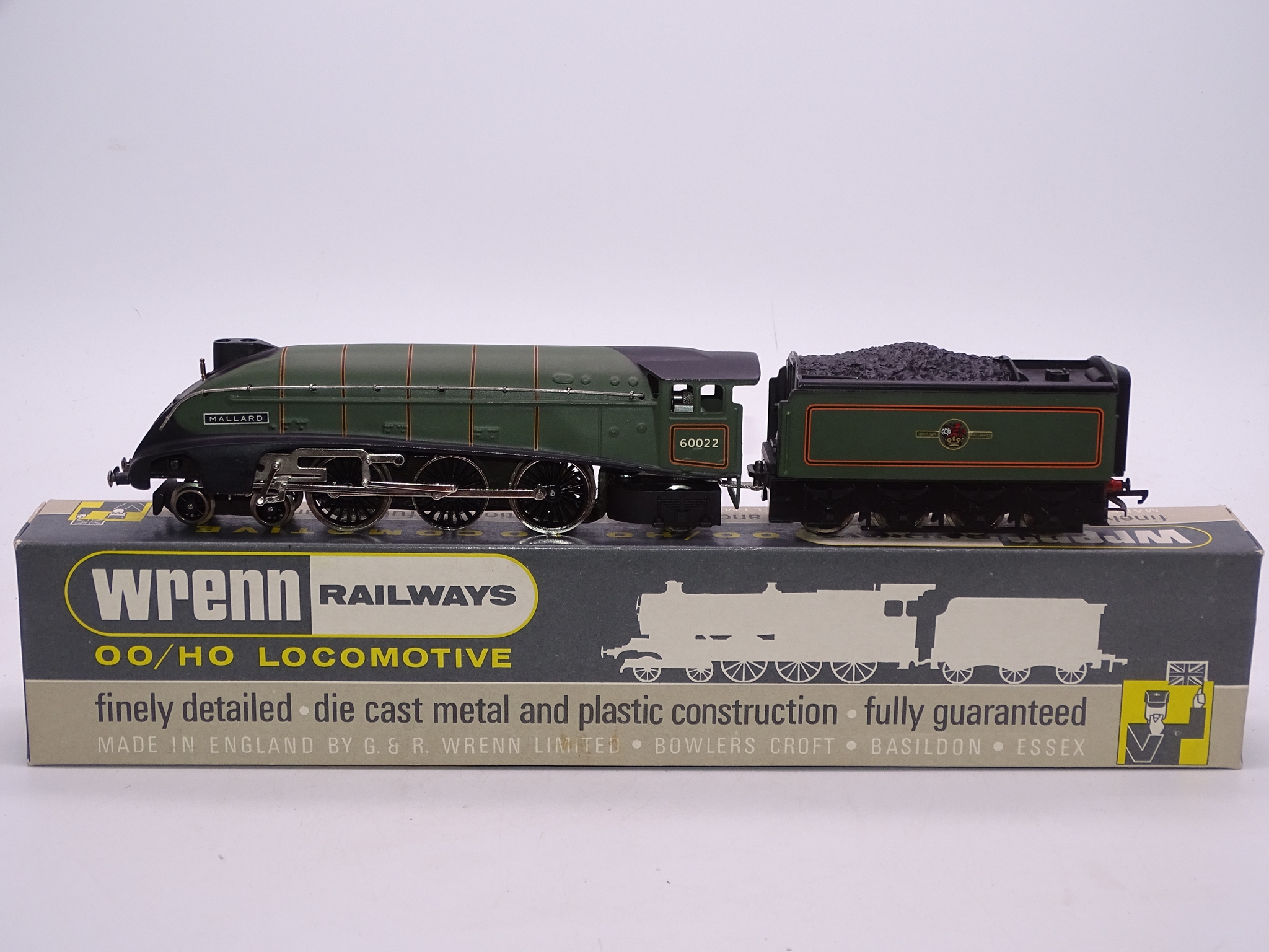 OO GAUGE - A Wrenn W2211 A4 class locomotive in BR