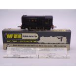 OO GAUGE - A Wrenn W2233 0-6-0 diesel locomotive i