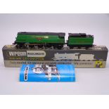 OO GAUGE - A Wrenn W2276/5P streamlined West Count