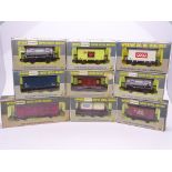 OO GAUGE - A group of Wrenn wagons as lotted. VG i