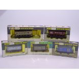 OO GAUGE - A group of rarer Wrenn salt and hopper