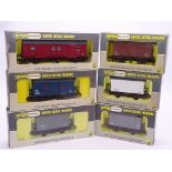 OO GAUGE - A group of rarer Wrenn box vans as lott