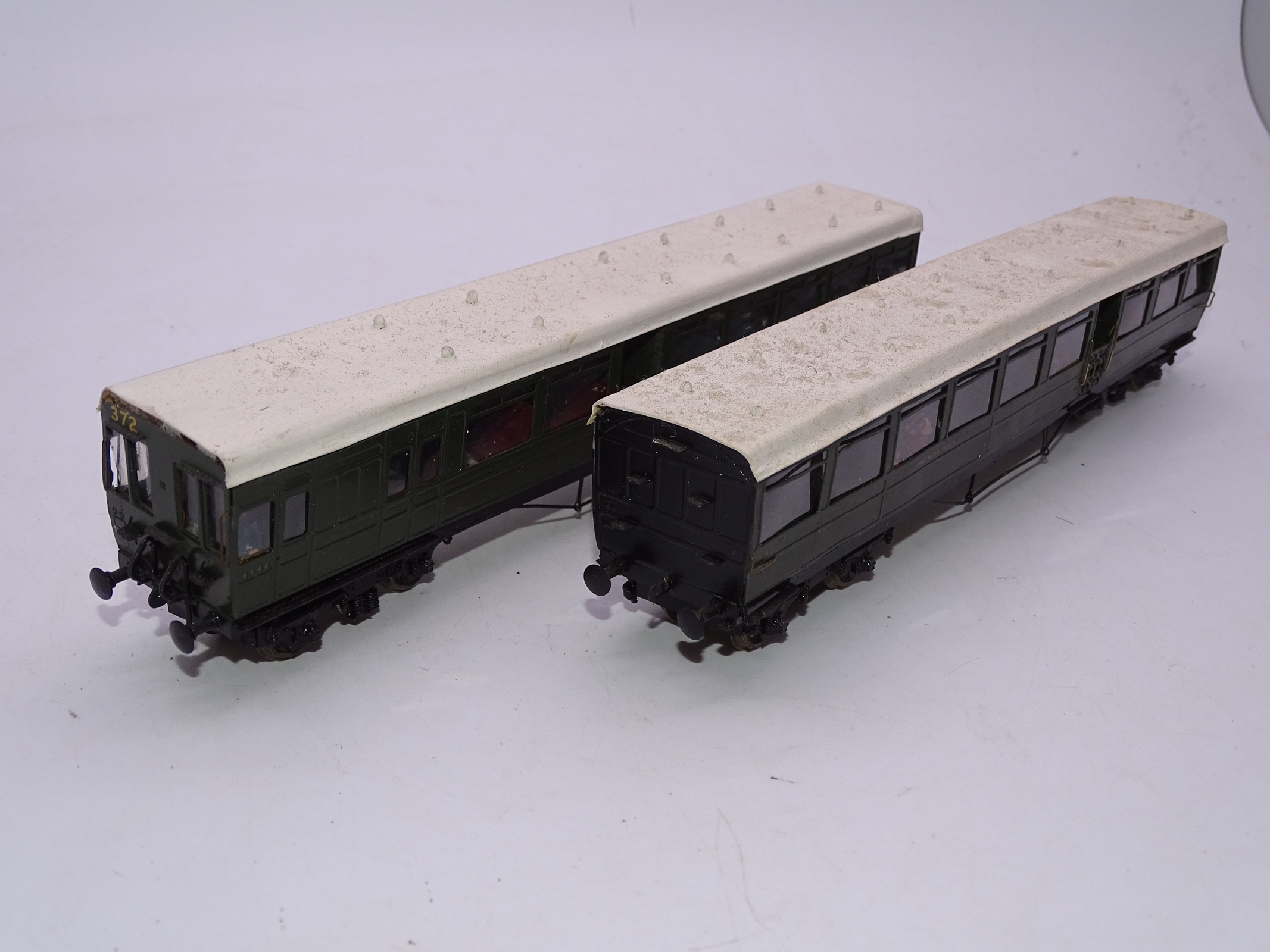 OO Gauge - A pair of kitbuilt coaches comprising an ex-LSWR Gate Stock Set in Southern Railway