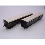 OO Gauge - A pair of kitbuilt coaches comprising an ex-LSWR Gate Stock Set in Southern Railway
