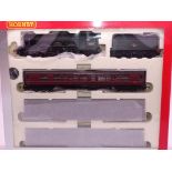 OO Gauge -A Hornby R2195M 'The Master Cutler' train pack including steam loco and 3 coaches - E,