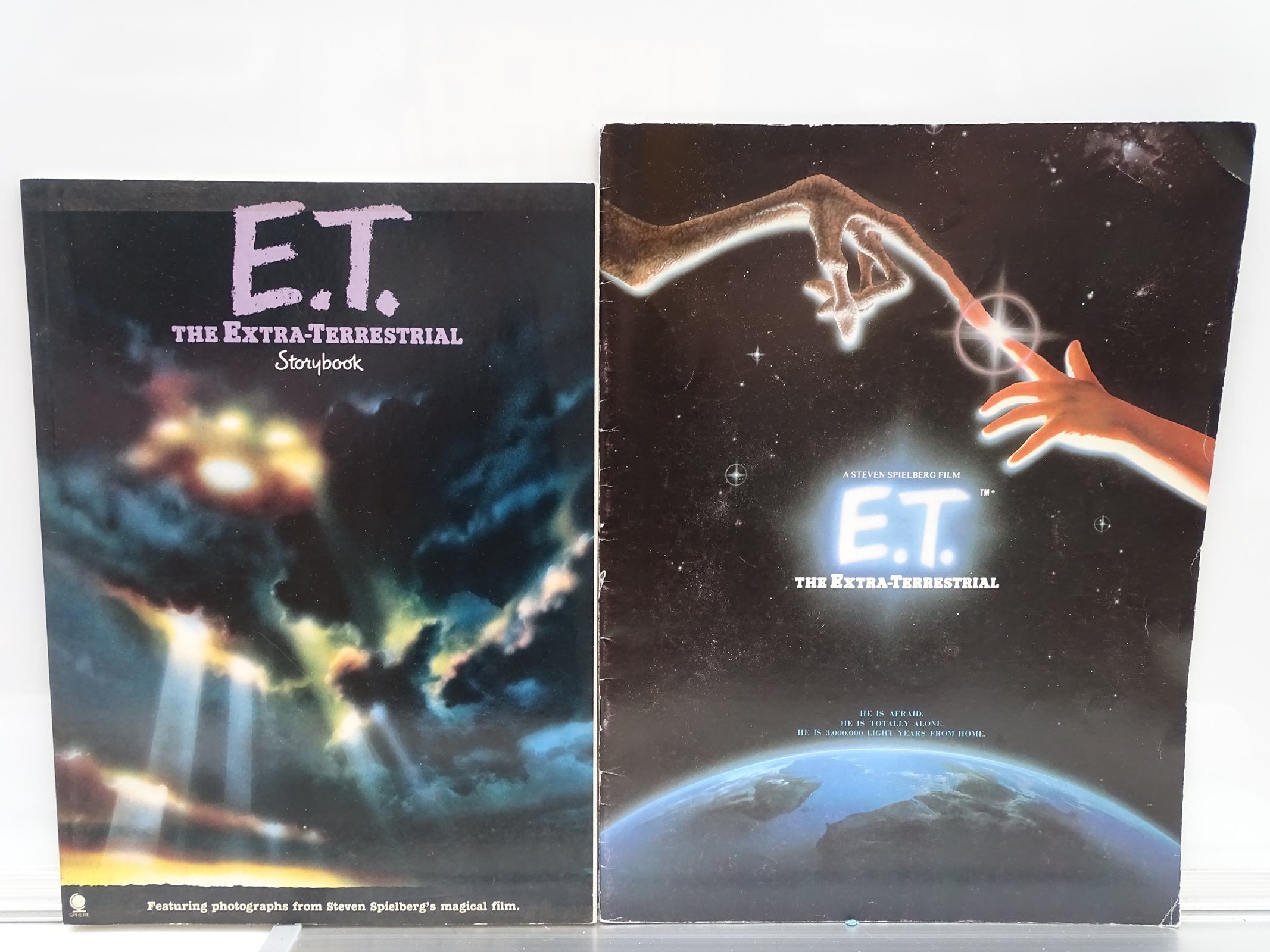 Pair of UK Quad Film Posters: E.T (1982) and TOP GUN (1986) together with E.T. Press Campaign - Image 2 of 3