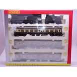 OO Gauge -A Hornby R2308M 'The Excalibur Express' train pack including steam loco and 3 coaches - E,