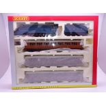 OO Gauge -A Hornby R2888M 'The Flying Scotsman' train pack including steam loco and 3 coaches - E,