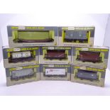 A group of various Wrenn wagons as lotted. VG-E in G-VG boxes (8)
