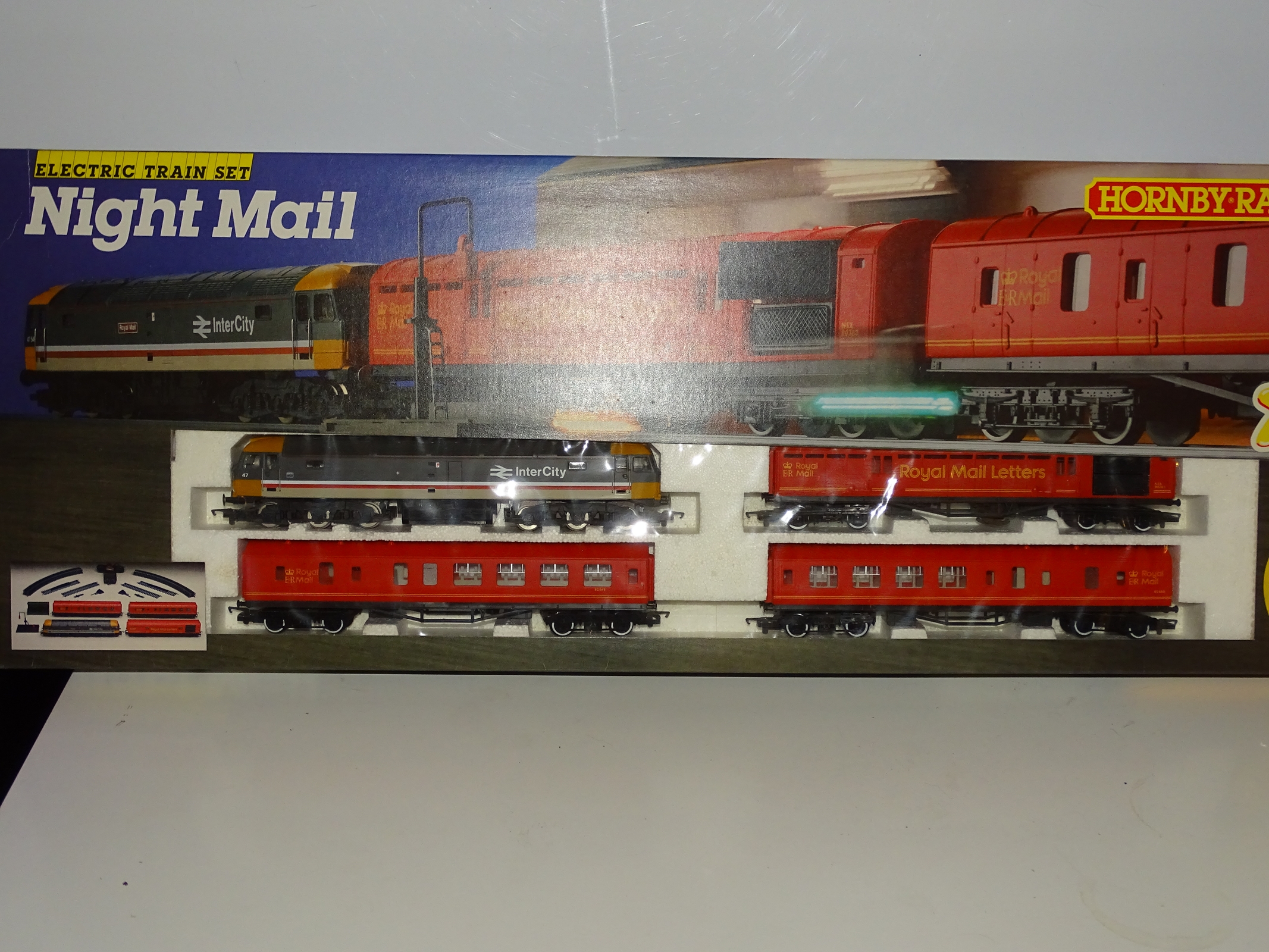 OO Gauge - A Hornby Night Mail train set, no controller but otherwise appears complete. E in G-VG