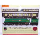 OO Gauge -A Hornby R2369 'The Golden Arrow' train pack including steam loco and 3 coaches - E,