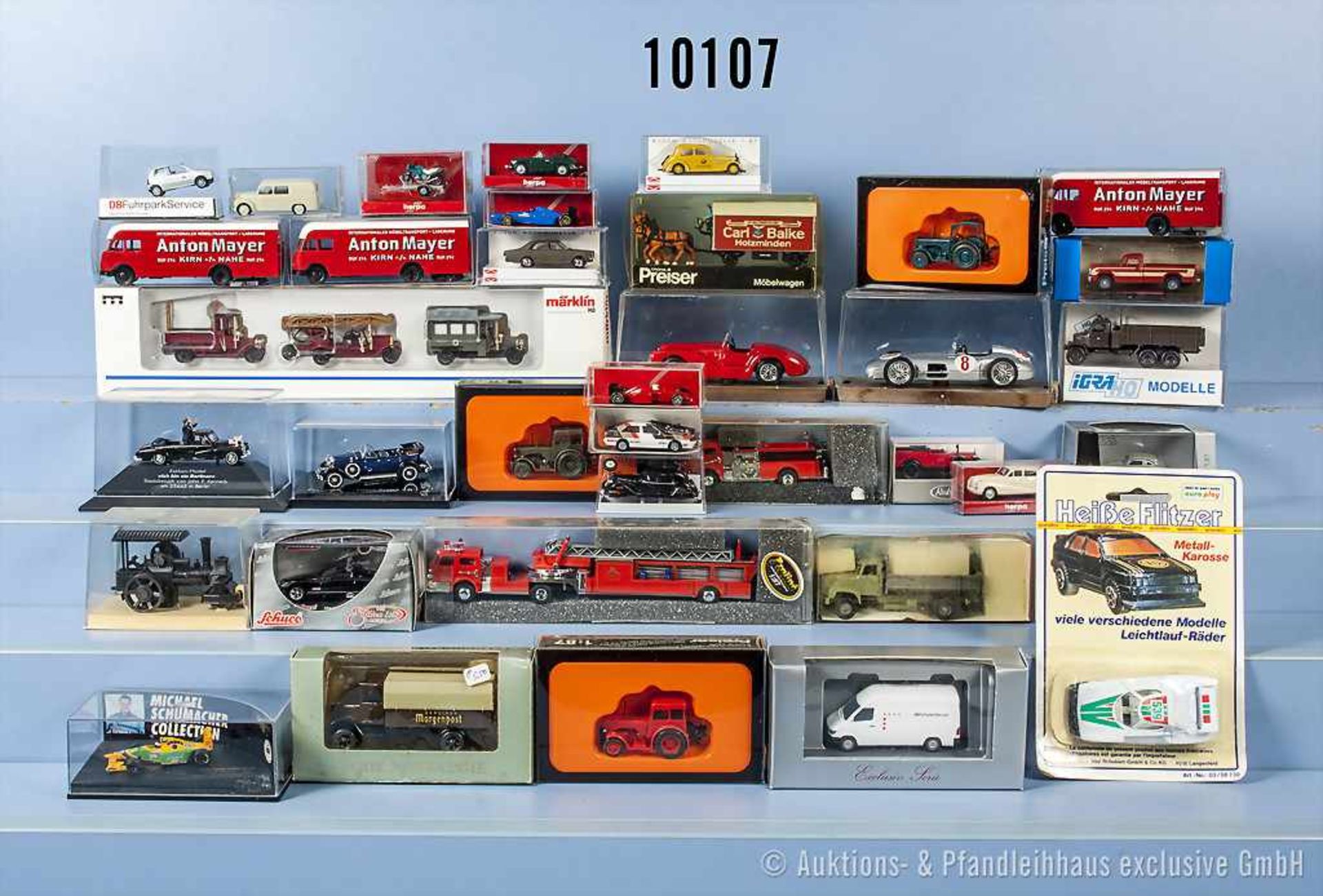 Konv. 38 Modellfahrzeuge, dabei Möbelwagen, Transporter, Lkw, Traktoren, Pkw, Rennwagen usw.,