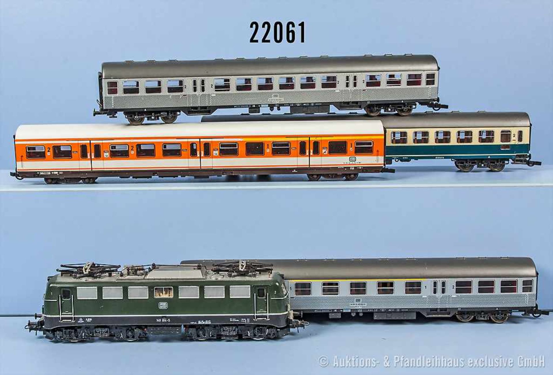 Konv. Roco H0 D-Zug, dabei E-Lok der DB, BN 140 814-5 (1 Puffer und die Zurüstteile fehlen) sowie
